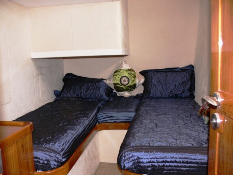 Aft Twin Cabin