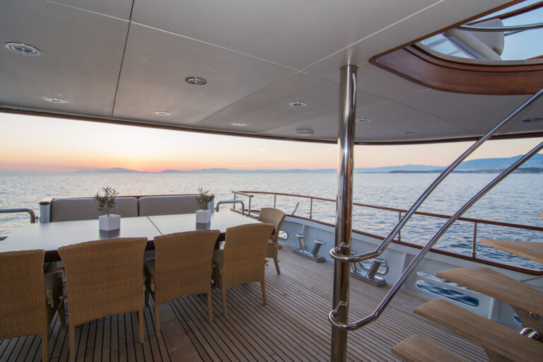 Aft Deck And Alfresco Dining Table