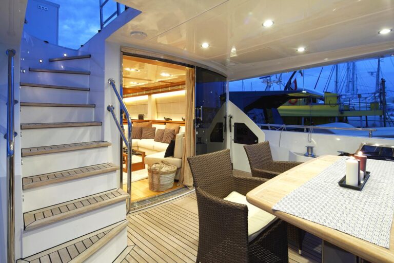 Aft Deck Into Salon
