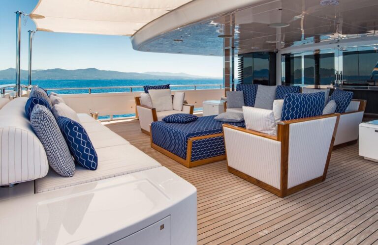 Aft Deck Seating