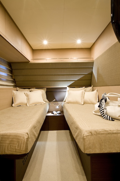 Aicon 82 Open - Twin Cabin