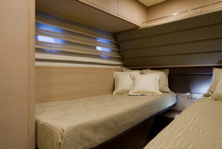 Aicon 82 Open Yacht - Twin Cabin