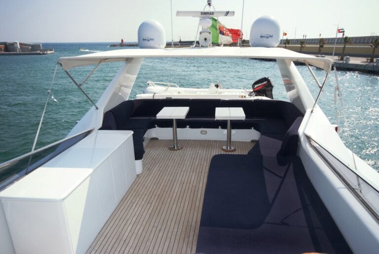 Akios I - Flybridge