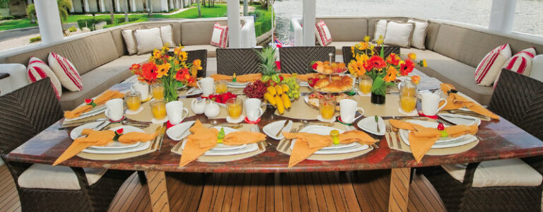 Al Fresco dining on board Triumphant Lady Superyacht