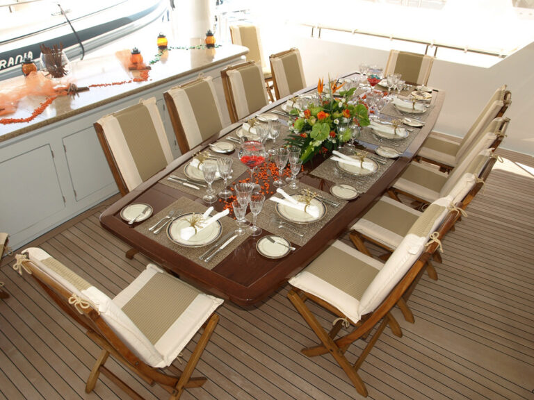 Al Fresco Dining
