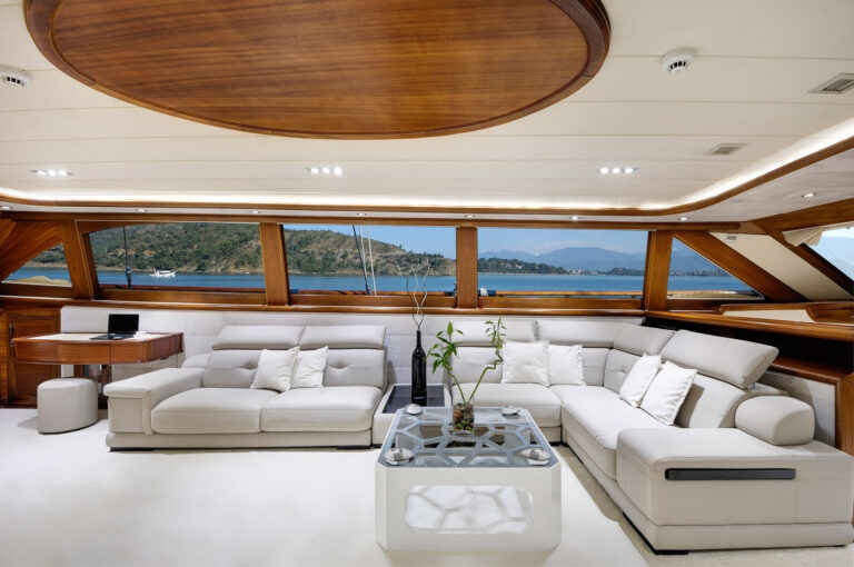 Alessandro Interior - Main living area