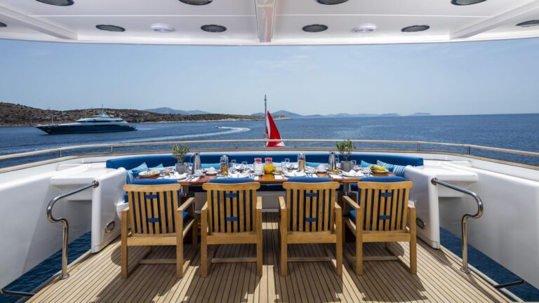 Alfresco Dining Option