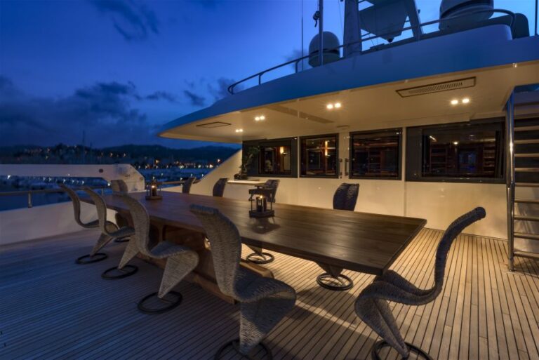 Alfresco Dining