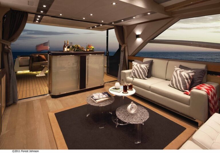 Alpha 76 Express Yacht - Salon Photo credit 2011 Forest Johnson
