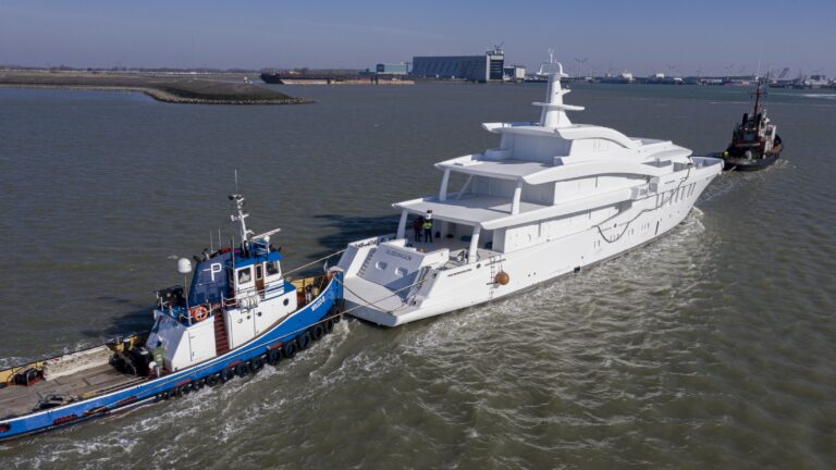 Amels 200 Launched And Ready To Be Outfitted
