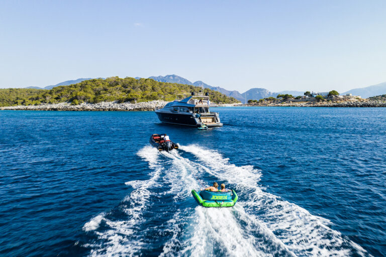 Andromeda Yacht With Toys
