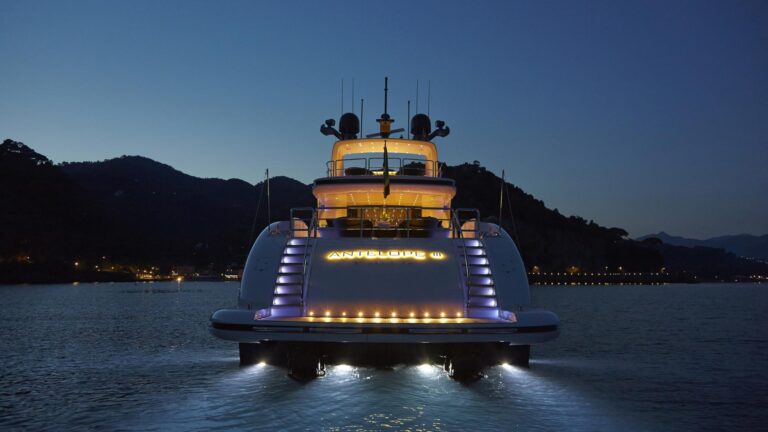Antelope III - Exterior - Aft