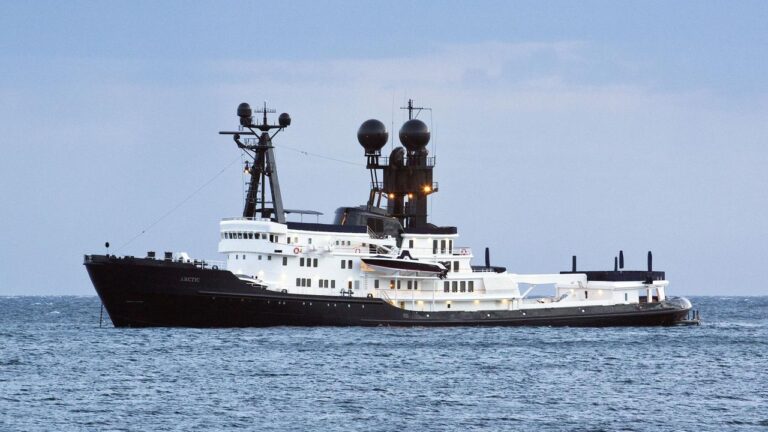 Arctic P - Exterior