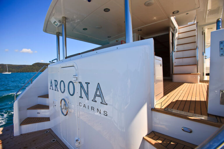 Aroona Yacht a Outer Reff 70 Superyacht