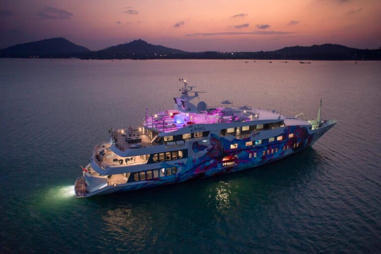 Austal Superyacht SALUZI Night Illumination