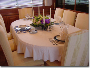Avella dining detail