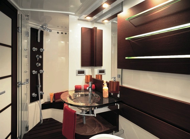 Azimut 62S - Bathroom