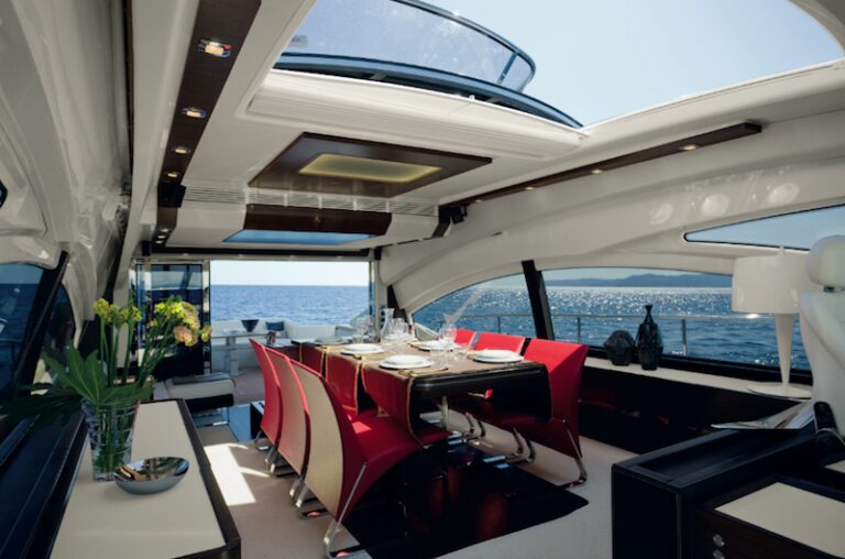 Azimut 72S Motor Yacht Dining Table