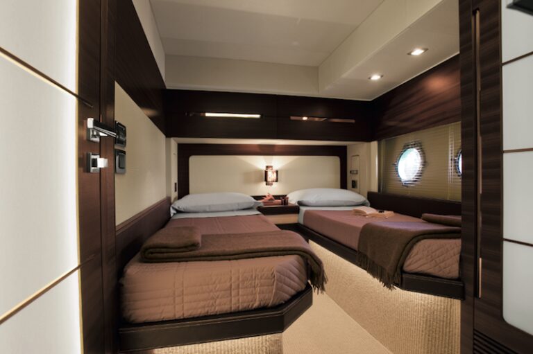 Azimut 72S Motor Yacht Guest Cabin