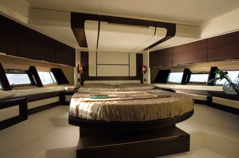 Azimut 72S Motor Yacht VIP Cabin