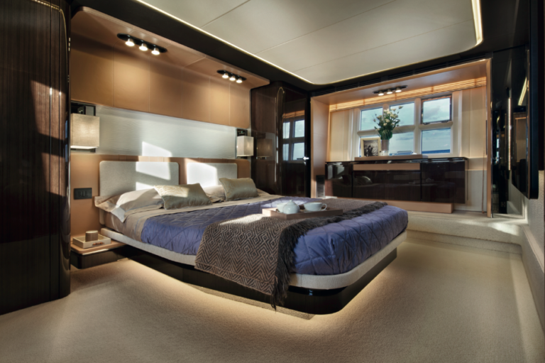 Azimut 77S Yacht - Master Cabin