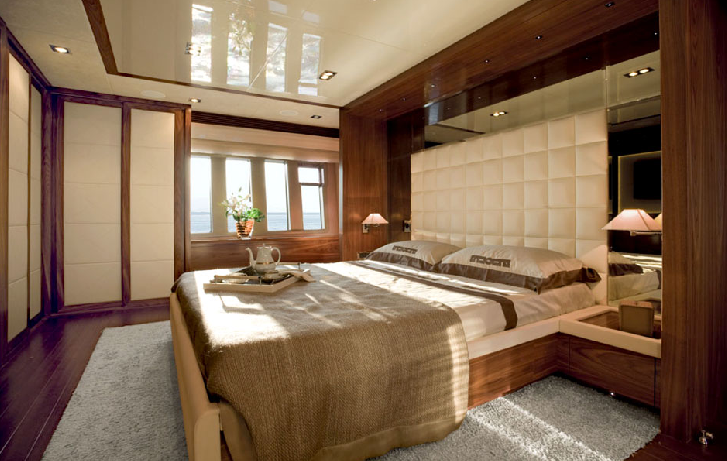 Azimut 88 Motor yacht Owner Suite