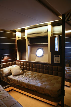 Azimut Yacht RENA N - Twin Cabin