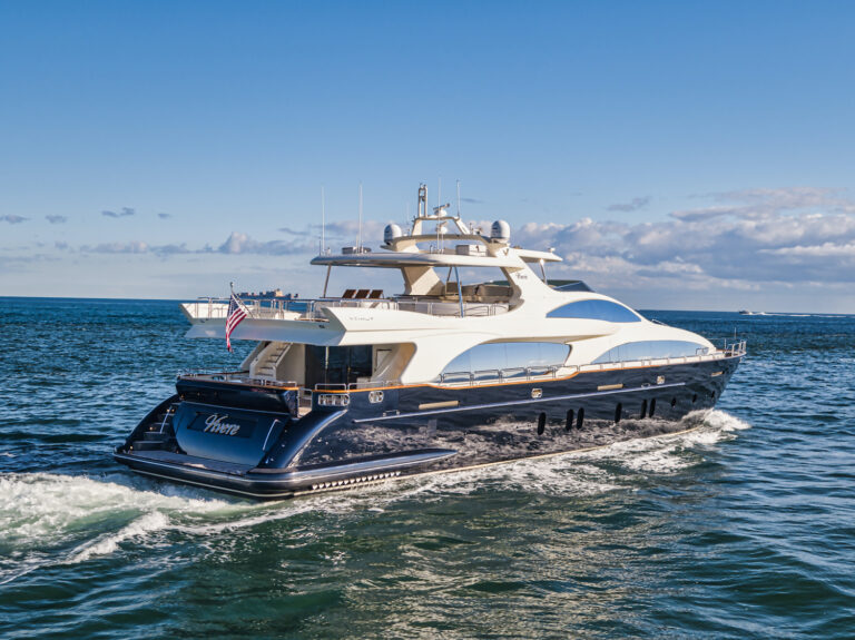 Azimut Yacht VIVERE