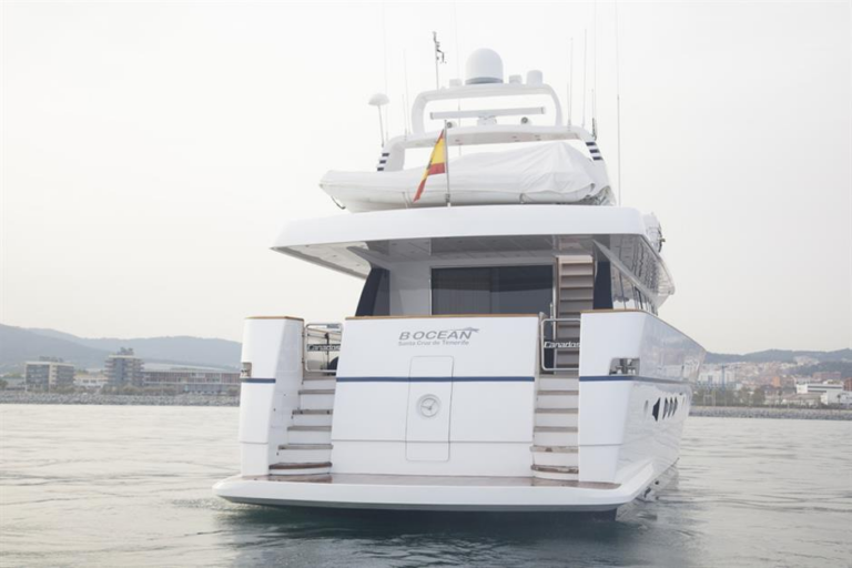 B OCEAN Transom View