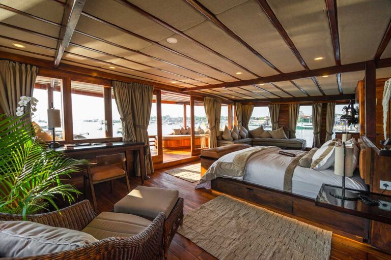 BATAVIA Master Suite