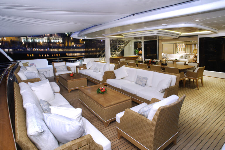 BATON ROUGE Upper Deck Lounge