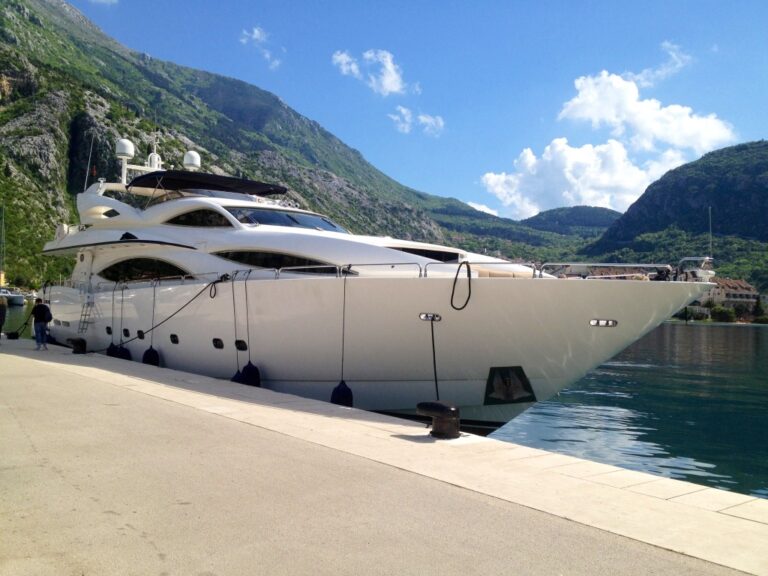 BEACHSEEKER -  In Port