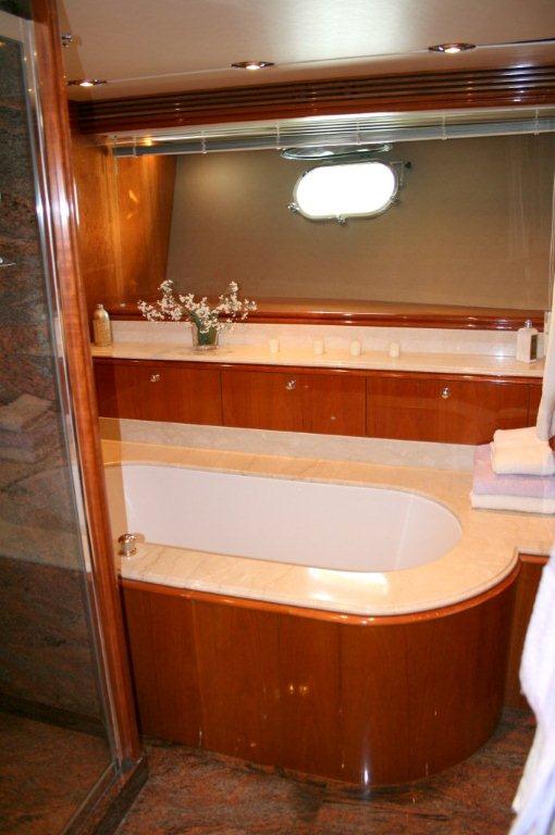 BEACHSEEKER -  Master Cabin Ensuite