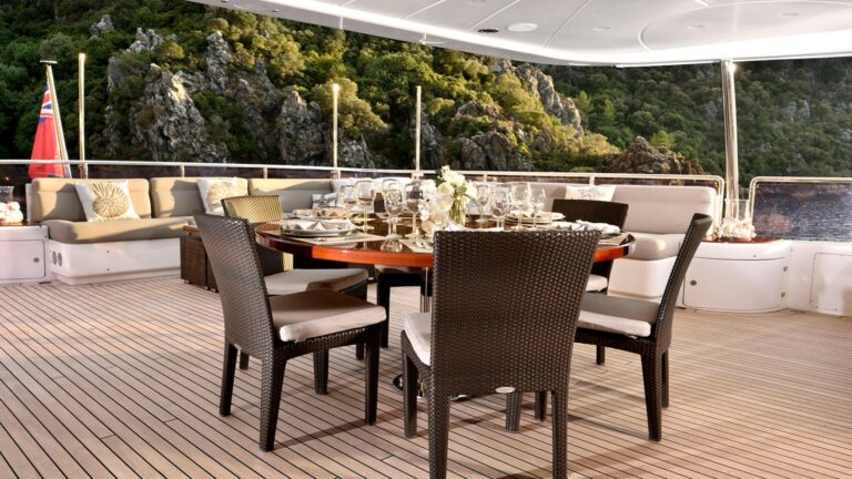 Al Fresco Dining