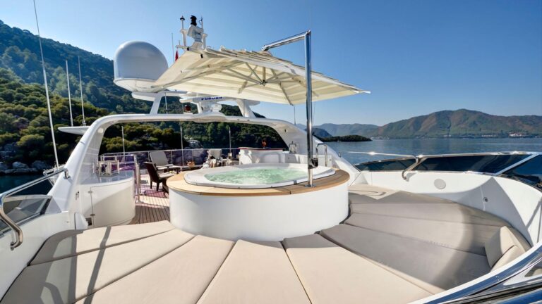 Jacuzzi And Sun Pads