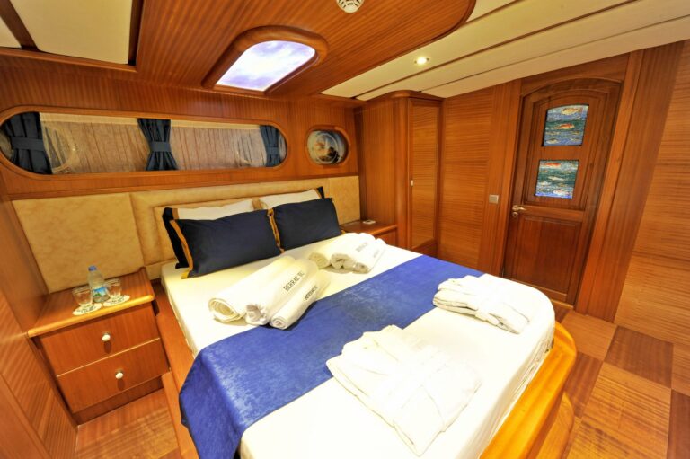 Guest cabin