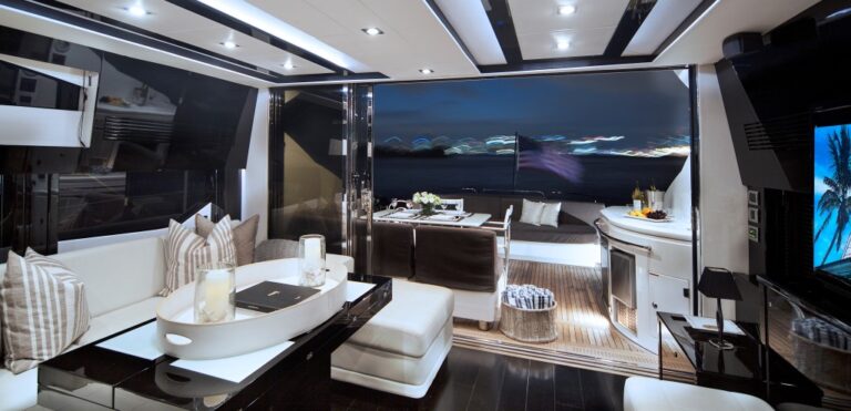 BG3 - Salon looking aft