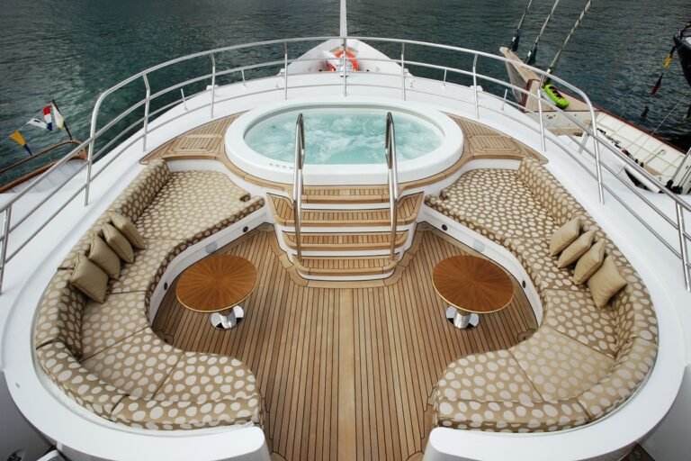 Sundeck with Spa Pool