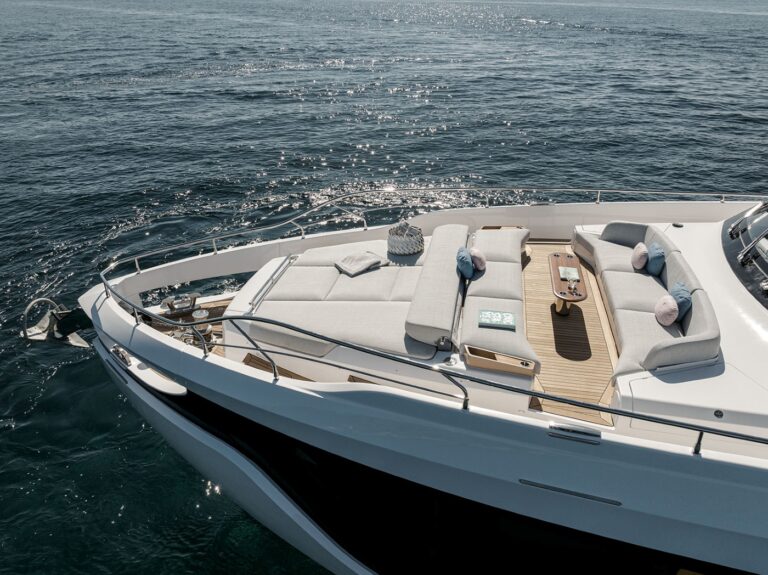 Foredeck Relaxation Area