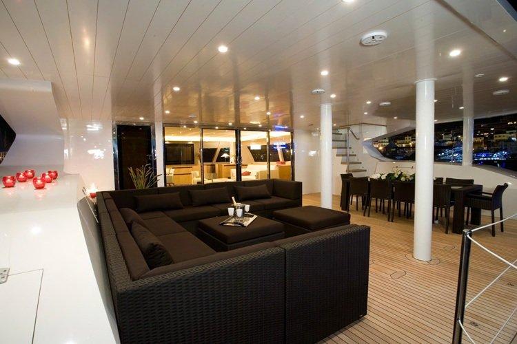 BLACK SWAN - Aft deck 2