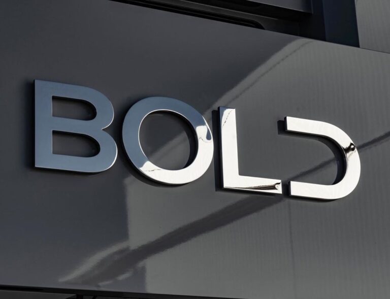 BOLD - Close-up Shot