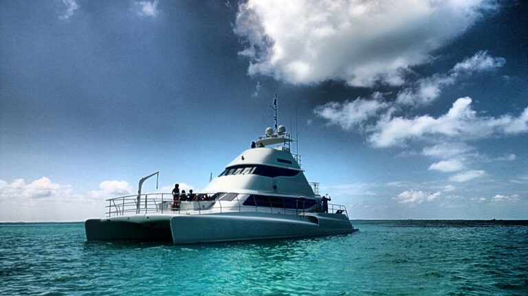 BOLDER WON - Yacht 2
