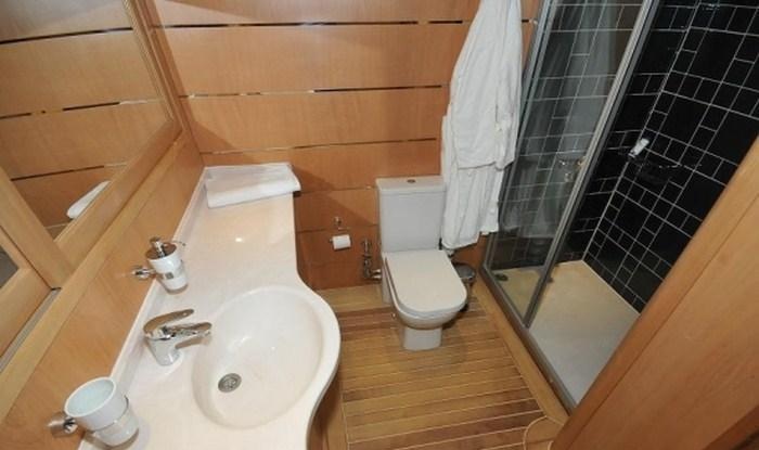 BROTHERS ensuite facilities