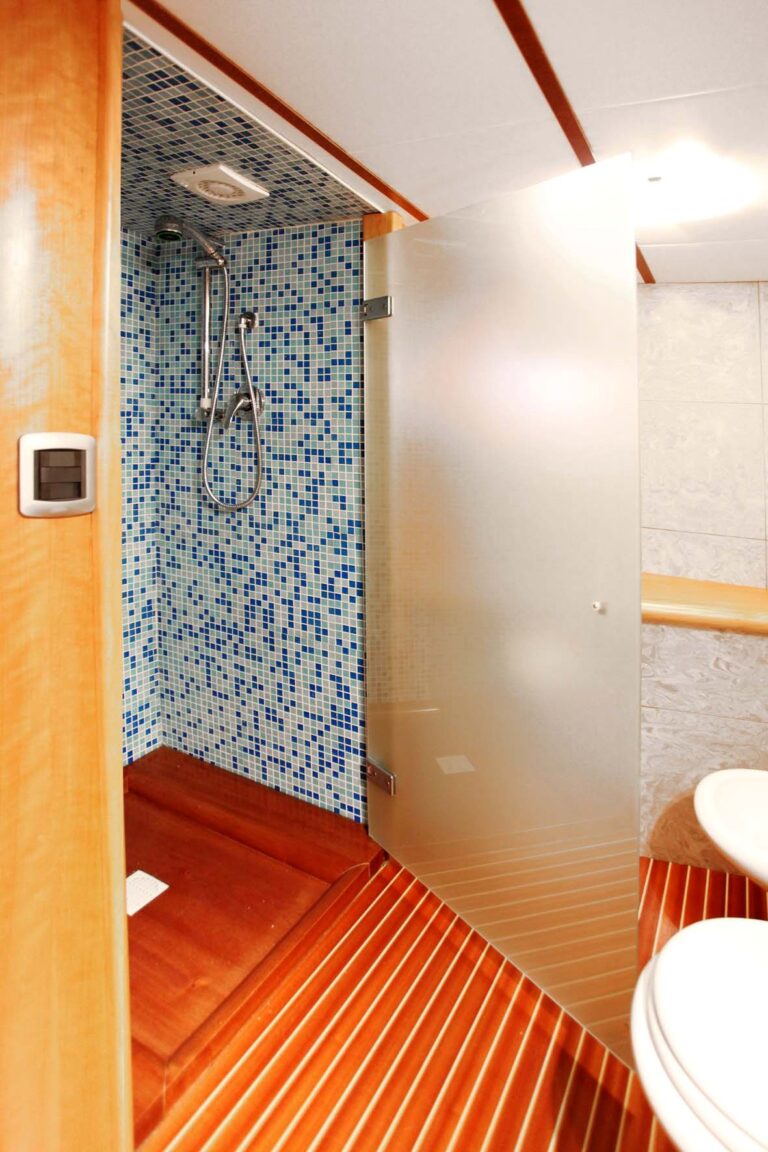 BUENA CHICA 1 - Bathroom