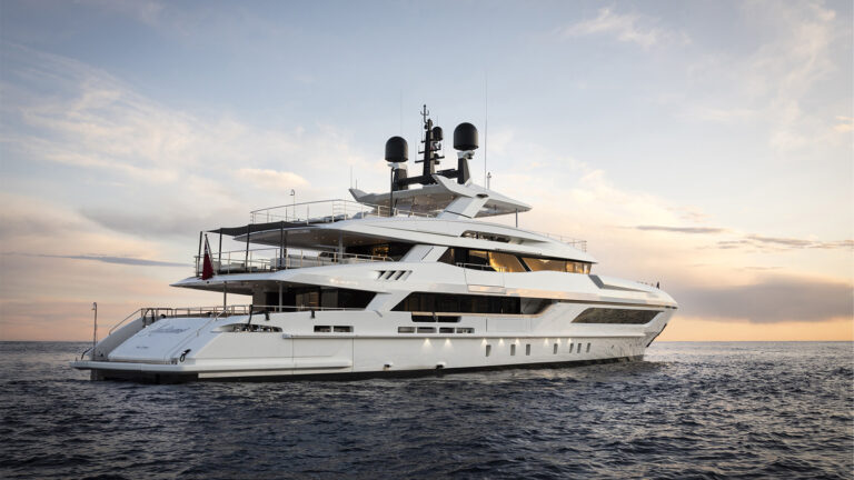 Baglietto Motor Yacht ANDIAMO - Stern View