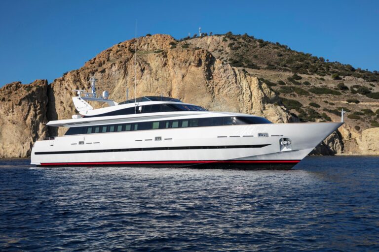 Baglietto Motor Yacht SOLE DI MARE - Starboard View