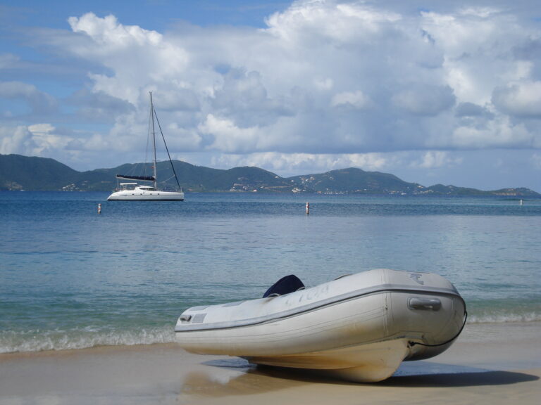 Bahia 46 - Tender