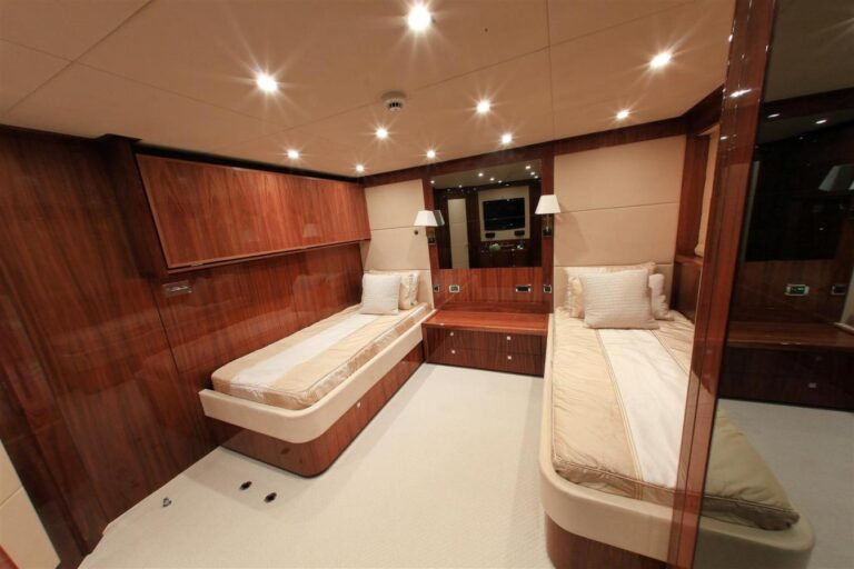 Barracuda Red Sea twin cabin view 1