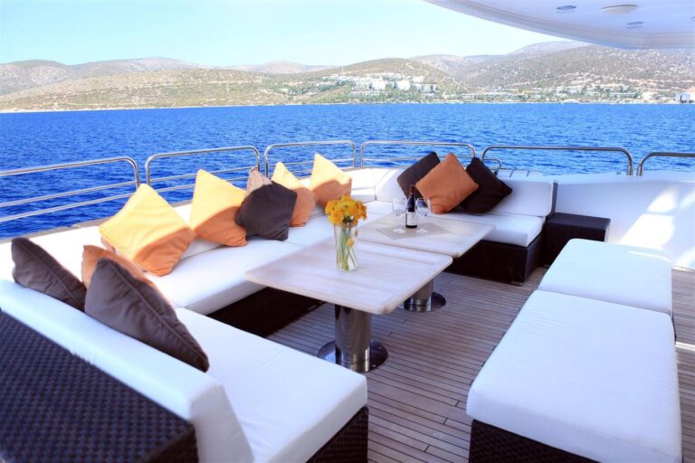 Barracuda Red Sea upper aft deck view 1