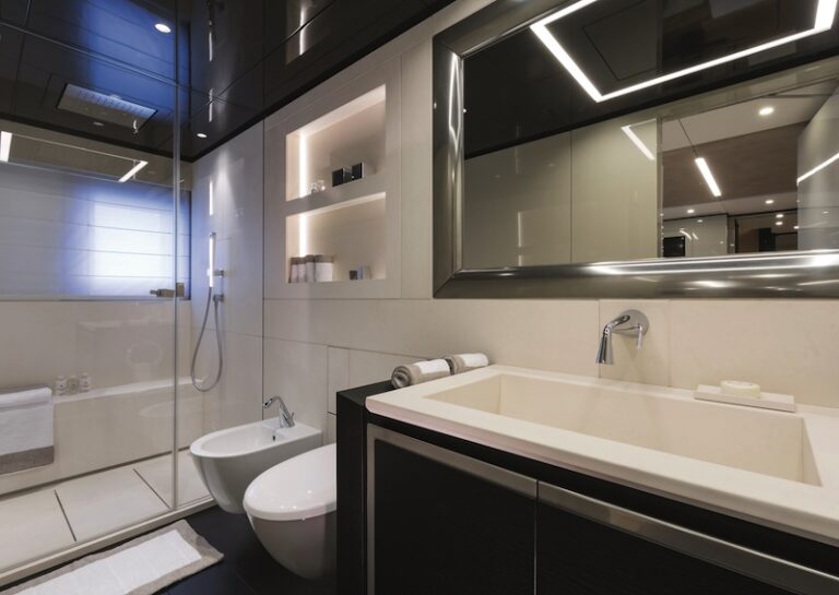 Bartali - owner bathroom - Jeff Brown